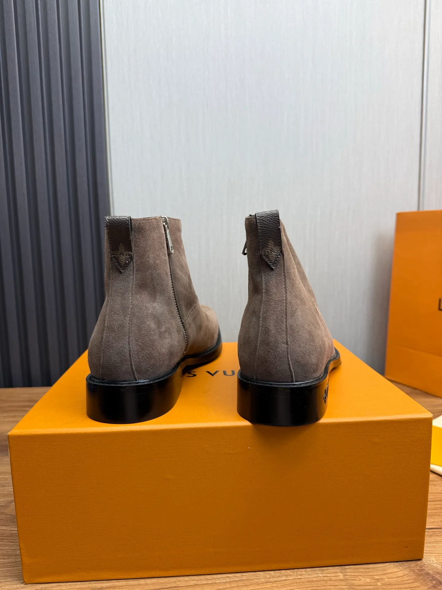Men's shoes 💰760💰 LV. - Men's business casual leather shoes, top quality products. 1:1 shipment ⬆️Luxurious and noble 👞All imported original brand leather materials, just to create a more comfortable wearing experience, upper: original frosted cowhide ➕Imported full cow lining, original outsole ✔️16-45 (38.45 non-refundable)